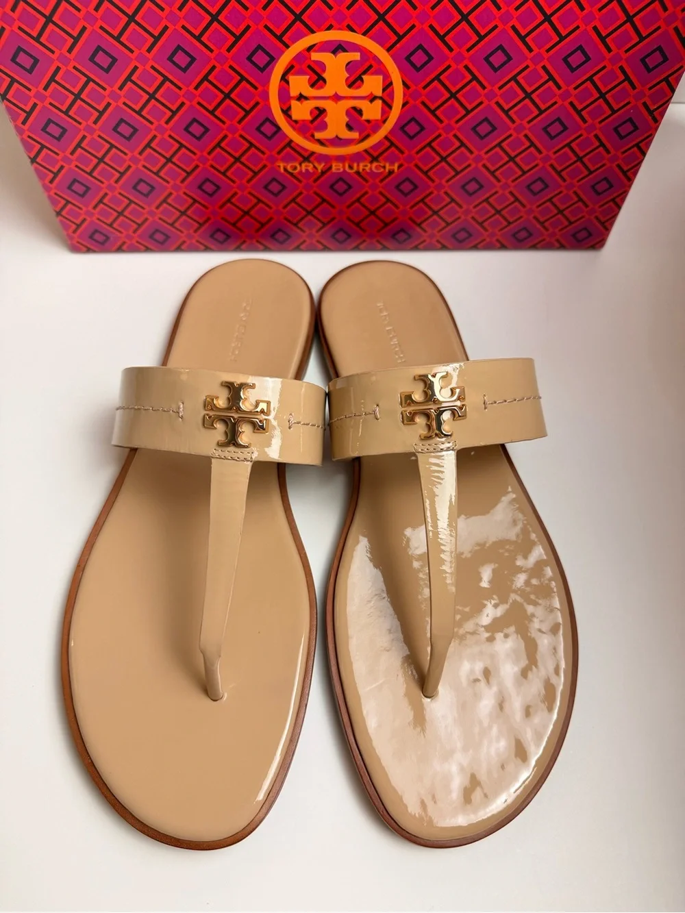 Tory Burch Mini Everly Flat Sandals Goan Sand Gold Patent Thong Women’s US 11